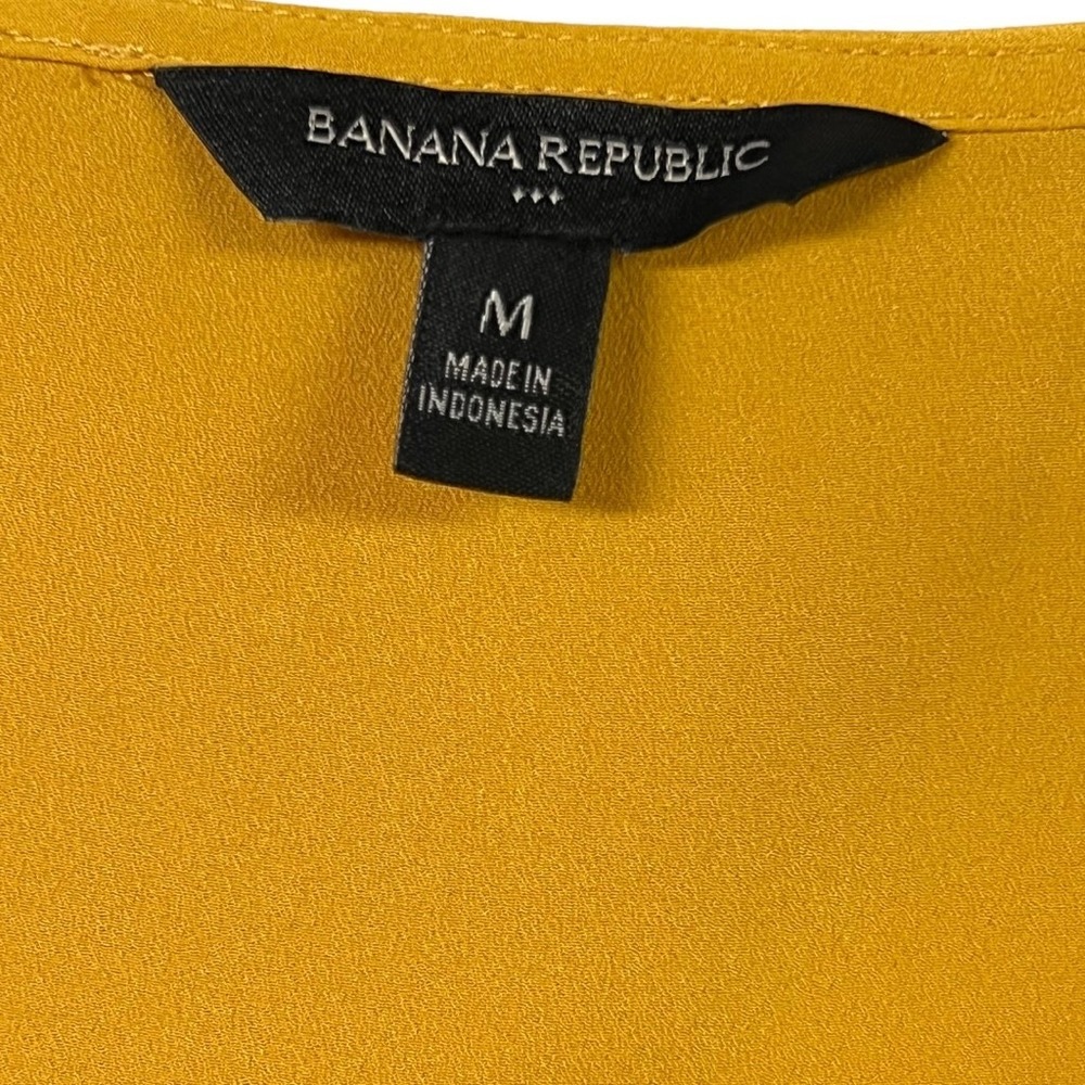 Banana‎ Republic Women's Asymmetrical Ruffle V Neck Top Yellow Size Medium - Picture 7 of 8